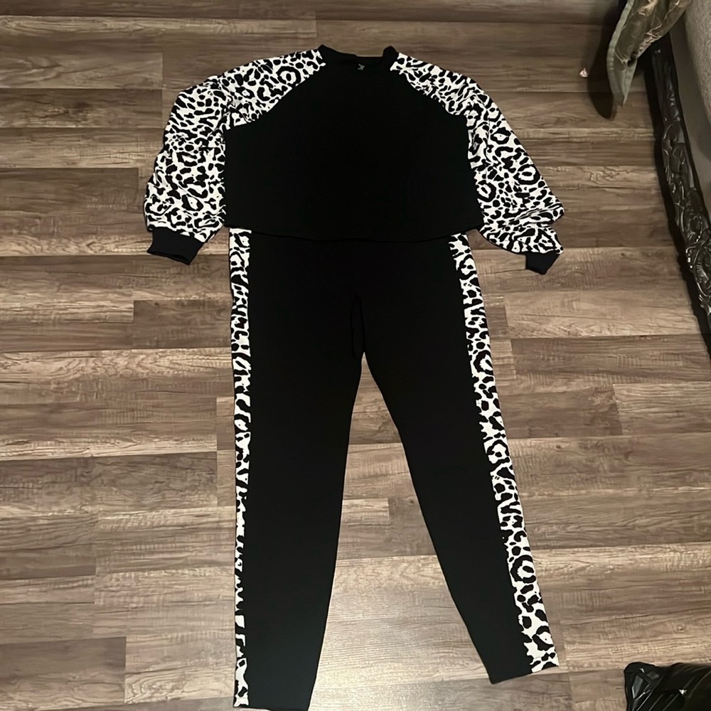 Matching 2 piece set - Picture 2 of 6